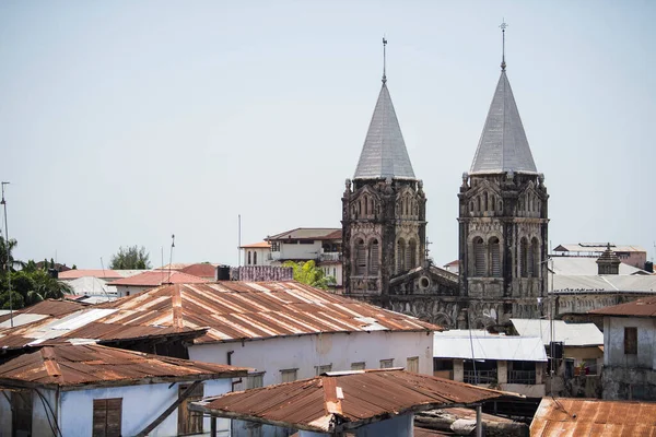 Zanzibar Şehri, Tanzanya - 24 Nisan 2022: Zanzibar City 'deki Taş Şehir' in mimarisi.