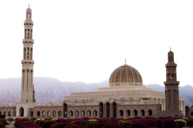 Muscat, Umman - 24 Nisan 2022: Muscat 'taki Sultan Qaboos Büyük Camii Mimarisi.