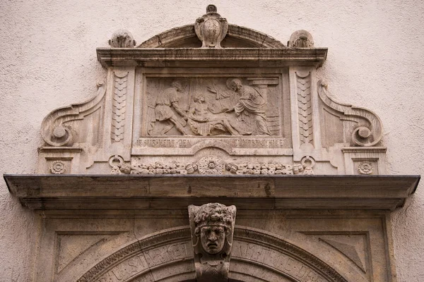 Monachium Niemcy Kwietnia 2022 Szczegóły Kamiennych Ornamentów Fasadach Barokowych Budynków — Zdjęcie stockowe