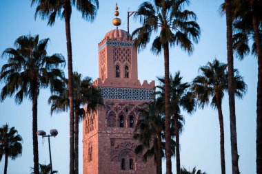 Marakeş, Fas - 1 Mayıs 2022: Marakeş 'in eski Medine ilçesinin mimarisi.