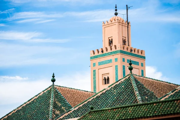 Marakeş, Fas - 1 Mayıs 2022: Marakeş 'in eski Medine ilçesinin mimarisi.