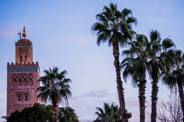 Marakeş, Fas - 1 Mayıs 2022: Marakeş 'in eski Medine ilçesinin mimarisi.