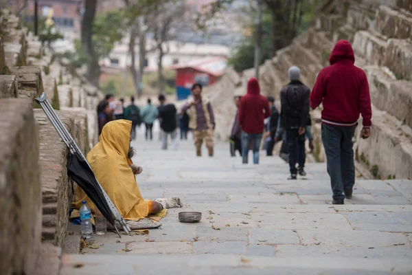 Κατμαντού Νεπάλ Απριλίου 2019 Άτομα Ειδικές Ανάγκες Παρακαλούν Στο Δρόμο — Φωτογραφία Αρχείου