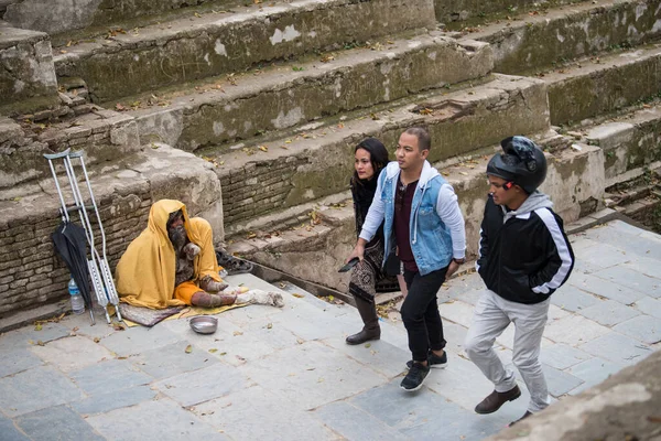 Κατμαντού Νεπάλ Απριλίου 2019 Άτομα Ειδικές Ανάγκες Παρακαλούν Στο Δρόμο — Φωτογραφία Αρχείου