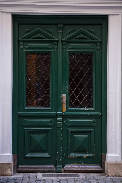 Munich Germany May 2022 Old Decorative Main Entrance Wooden Door — Stockfoto