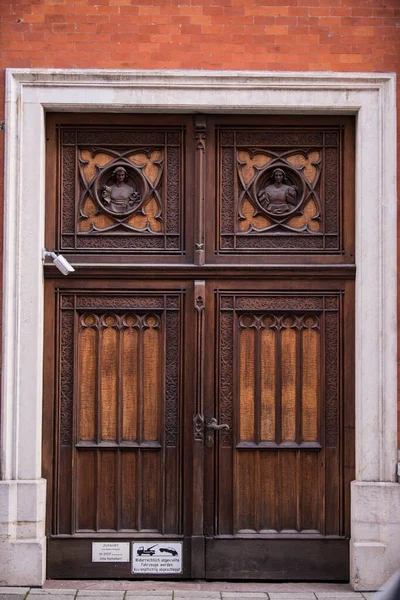 Munich Germany May 2022 Old Decorative Main Entrance Wooden Door — Foto de Stock