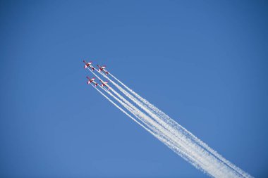Doha, Katar, 18 Aralık 2017. Katar Ulusal Günü için Doha Corniche rıhtımındaki Katar Hava Kuvvetleri Yürüyüşü.