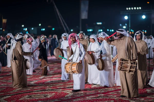 Doha Qatar December 2017 Drummers Dressed Traditional Clothes Part Performance —  Fotos de Stock