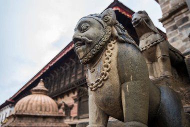 Kathmandu, Nepal - 10 Mayıs 2022: Bhaktapur Durbar Meydanı eski Bhaktapur Krallığının kraliyet sarayıdır ve UNESCO Dünya Mirasları Alanı ilan edilmiştir.