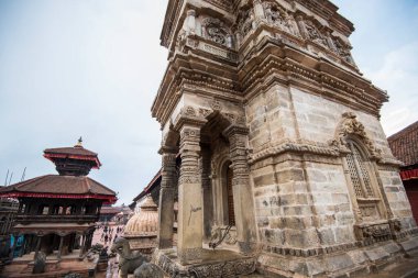 Kathmandu, Nepal - 10 Mayıs 2022: Bhaktapur Durbar Meydanı eski Bhaktapur Krallığının kraliyet sarayıdır ve UNESCO Dünya Mirasları Alanı ilan edilmiştir.
