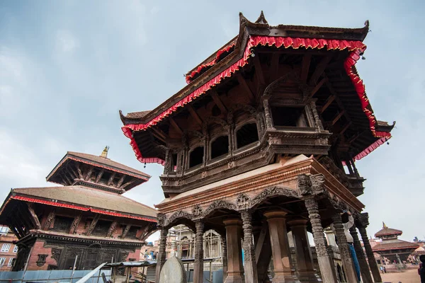 Kathmandu, Nepal - 10 Mayıs 2022: Bhaktapur Durbar Meydanı eski Bhaktapur Krallığının kraliyet sarayıdır ve UNESCO Dünya Mirasları Alanı ilan edilmiştir.