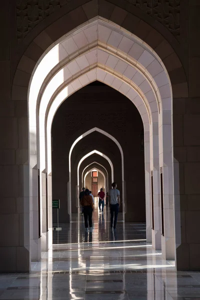 Muscat Oman March 2019 Туристський Тур Великій Мечеті Султана Кабуса — стокове фото