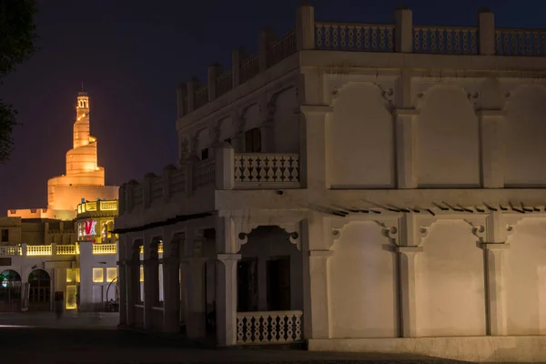 Doha Qatar Abril 2022 Vistas Nocturnas Arquitectura Tradicional Árabe Mezquita —  Fotos de Stock