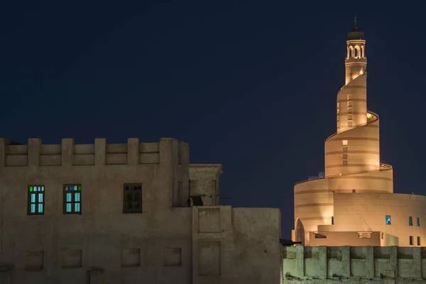 Doha Qatar April 2022 Nachtzicht Traditionele Arabische Moskee Architectuur Van — Stockfoto