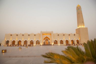Doha, Katar - 24 Nisan 2022: İmam Muhammed ibn el-Vahab Camii Katar 'ın ulusal camisidir.. 