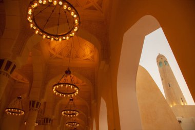 Doha, Katar - 24 Nisan 2022: İmam Muhammed ibn el-Vahab Camii Katar 'ın ulusal camisidir.. 