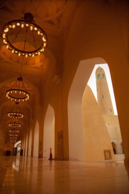 Doha, Katar - 24 Nisan 2022: İmam Muhammed ibn el-Vahab Camii Katar 'ın ulusal camisidir.. 
