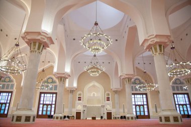Doha, Katar - 24 Nisan 2022: İmam Muhammed ibn el-Vahab Camii Katar 'ın ulusal camisidir.. 