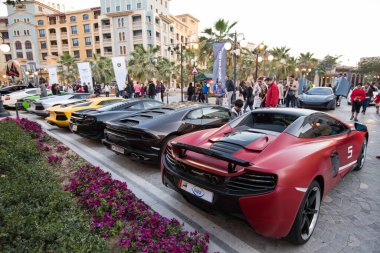 Doha, Katar-Şubat 01.2020: Katar takımı tarafından yapay Pearl Adası 'nda 