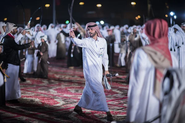 Doha Qatar Diciembre 2017 Danza Espada Llamada Ardha Los Terrenos —  Fotos de Stock