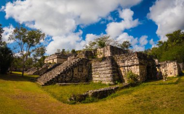 Maya harabeleri. Meksika 'daki Ekbalam arkeolojik alanı Yucatan Yarımadası' ndaki Valladolid yakınlarında.