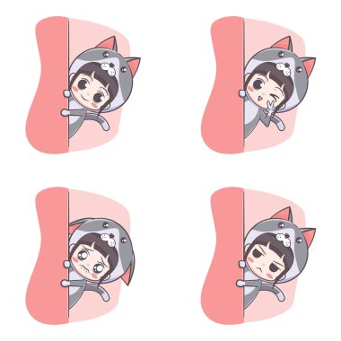 Çizgi film resimlerini saklayan sevimli kedi kostümlü kız.