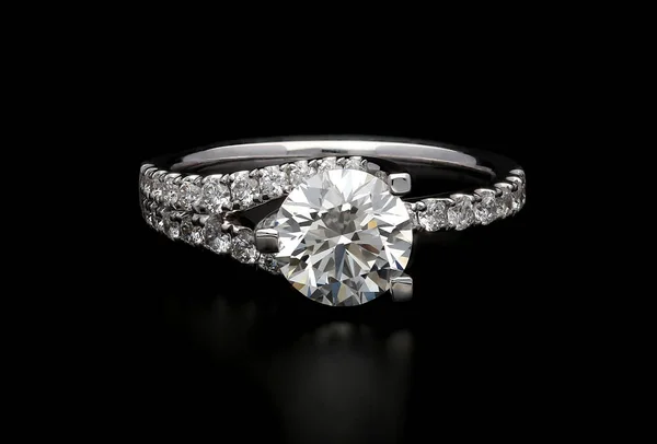 Bague Diamant Sur Fond Noir — Photo