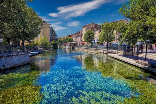 Fransa 'nın güneyindeki Vaucluse Bölümü, Provence' deki Isle sur la Sorgue adlı zanaat kasabası.