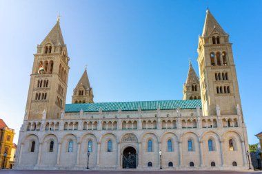 St. Peter St. Paul Bazilikası, Macaristan 'daki Pecs Katedrali güneşli