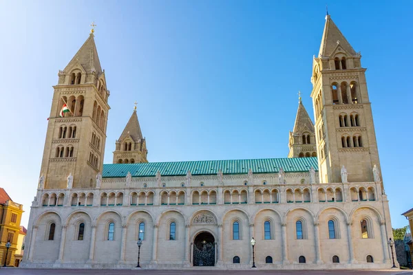 St. Peter St. Paul Bazilikası, Macaristan 'daki Pecs Katedrali güneşli