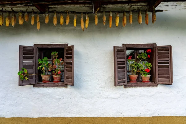 Ventanas Pityerszer Pueblo Tradicional Orseg Hungría — Foto de Stock