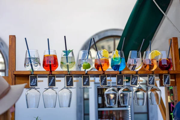 2021 Ljubljana Slowenien Bunte Cocktail Longdrinkproben Ljubljana Auf Der Offenen — Stockfoto