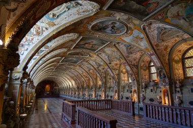 Münih, Almanya -04.08.2022: Munchener 'ların ünlü dekore edilmiş koridoru .