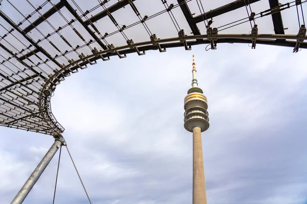 Torre Alta Del Parque Olympia Munich Con Marco Del Edificio —  Fotos de Stock