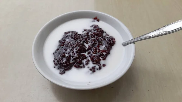 Black Glutinous Rice Porridge Coconut Milk Sauce Bowl Seen Healthy — Fotografia de Stock