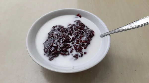 Black Glutinous Rice Porridge Coconut Milk Sauce Bowl Seen Healthy — Photo