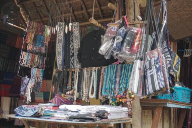 Sade köyüne gidersek alabileceğimiz çeşitli hatıralar var.