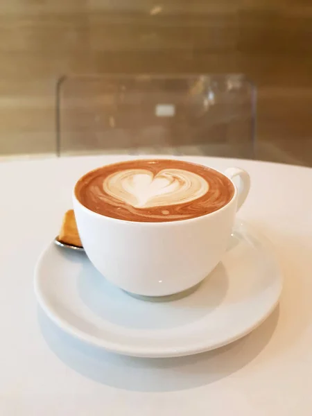 Une Tasse Latte Chaud Crémeux Dans Après Midi — Photo