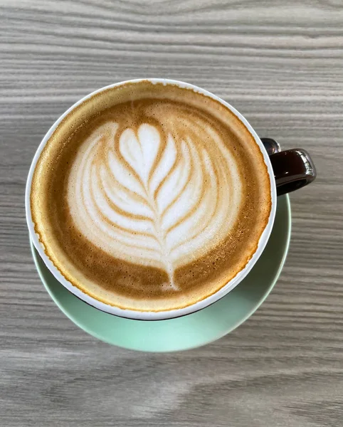 Une Tasse Latte Pendant Brunch Appétissant Énergisant Pour Journée — Photo