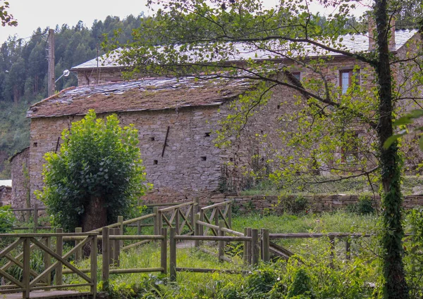 Old Stone Houses Close River Countryside — Stock fotografie