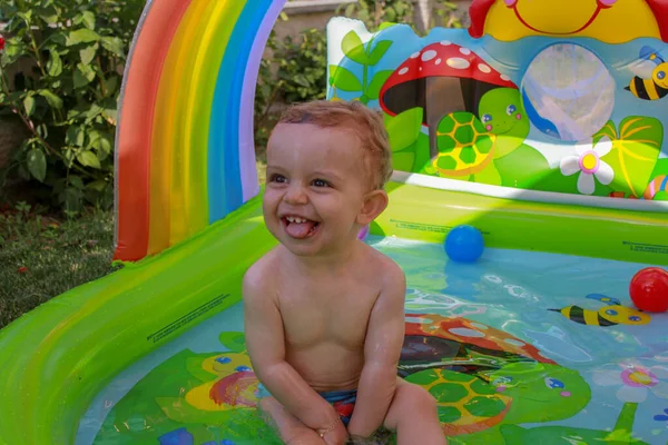 Joy One Year Old Son While Having Bath Sun — 图库照片