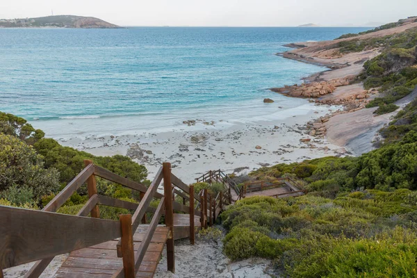 Vacker Trappa Ner Till Blå Vatten Strand Vilda Västra Australien — Stockfoto