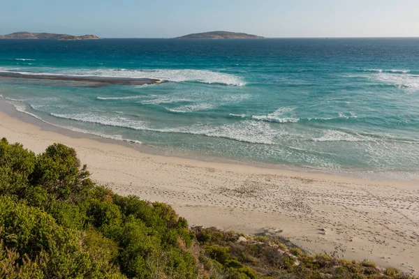 Vahşi Batı Avustralya 'daki güzel mavi su plajı - Batı sahili, Esperance WA, Avustralya - En İyi Avustralya plajları