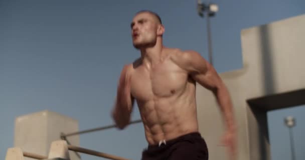 Determined Strong Male Athlete Sweaty Naked Torso Running Spot — Video Stock
