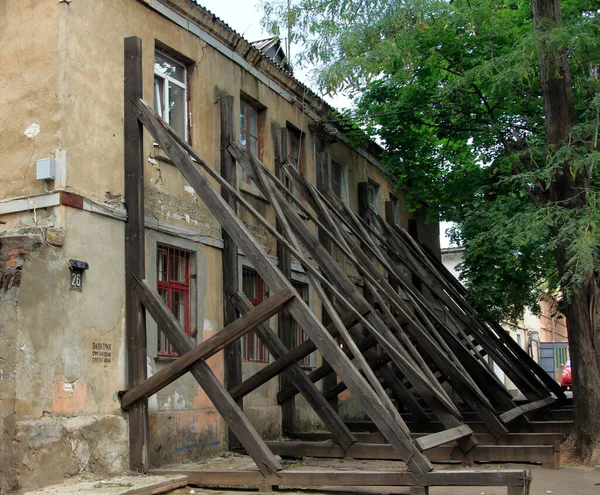 Altes Haus Mit Fenster Das Konzept Des Sommers — Stockfoto