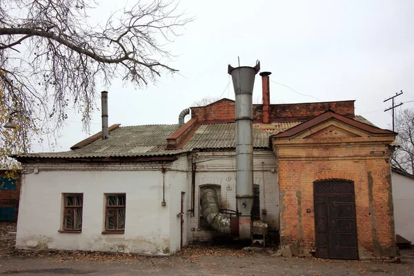 Starý Opuštěný Zničený Dům Vesnici — Stock fotografie
