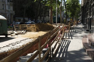 Beton zemini olan bir inşaat alanı