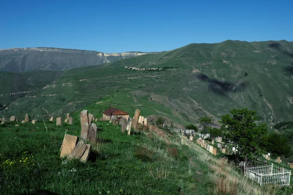 Şehrin kuzeyindeki eski ortaçağ manastırı.