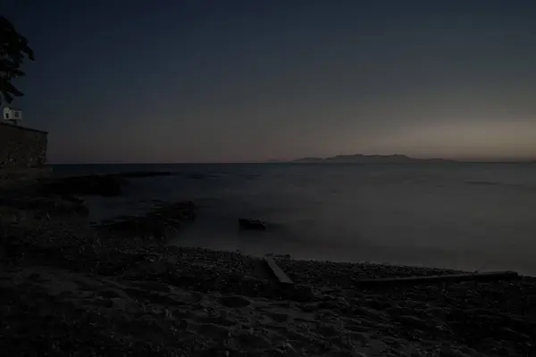 夜间长期曝光拍摄海景照片 — 图库照片
