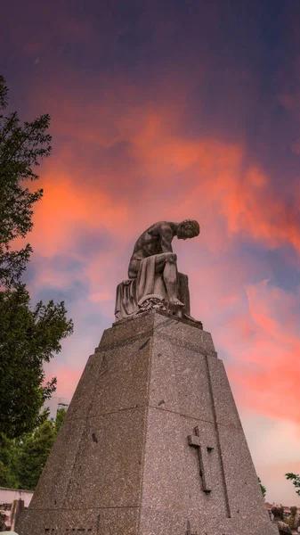 Milan anıtsal mezarlığı İtalya 2022